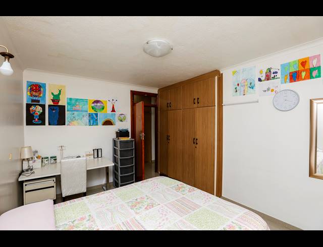 4 BEDROOM HOUSE FOR SALE IN OVERPORT